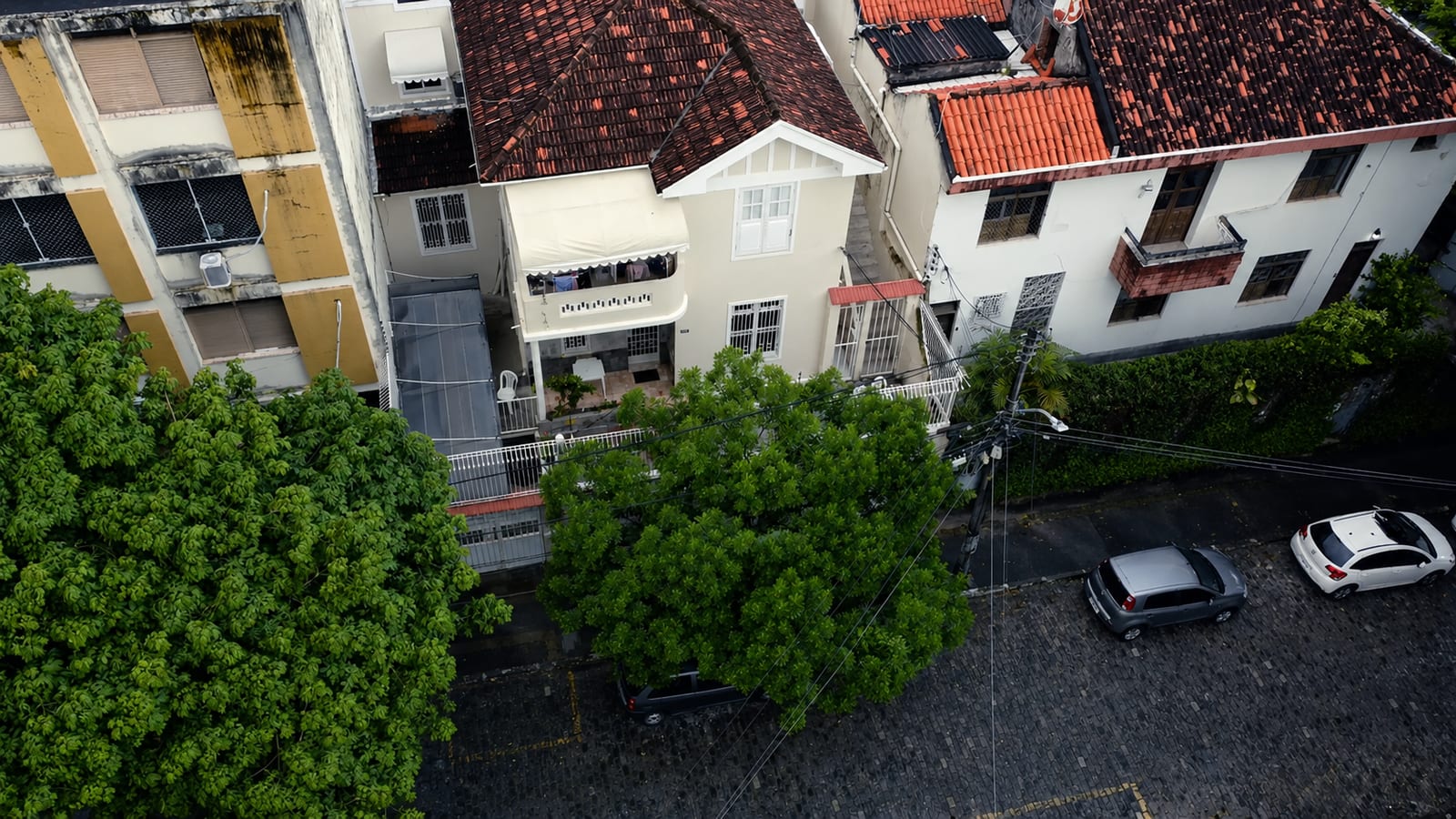 Estudantes da AEIPI em frente à Casa dos Estudantes de Ipirá